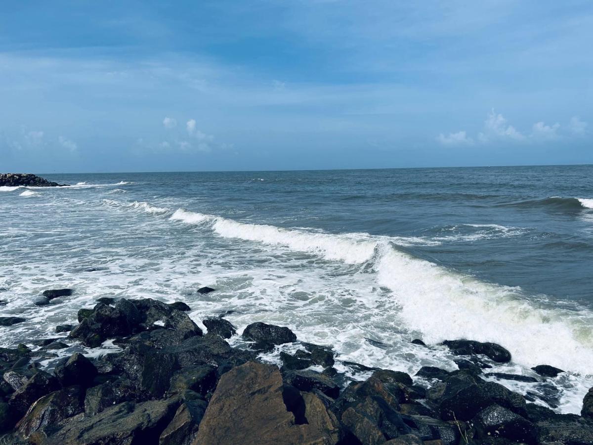Chameleon Beach Resort, Cherai Kochi Eksteriør billede